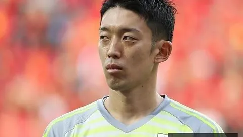 基恩披露：红军粉丝热议事件，家乡新星阿诺德遭遇非议引广泛争论！